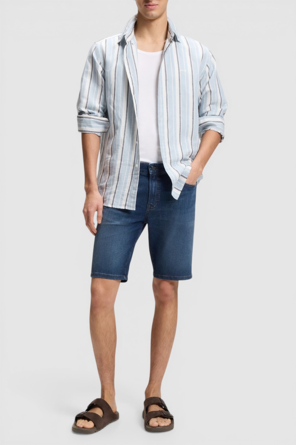 תמונת כל הלוק של כפכפים